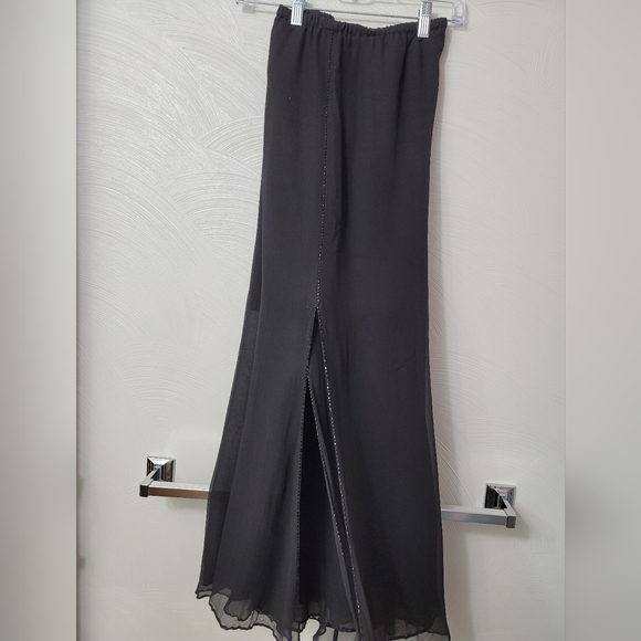 Demetrios Evening silk pant suit.  Size 10 & 6.  (832) - Picture 12 of 12